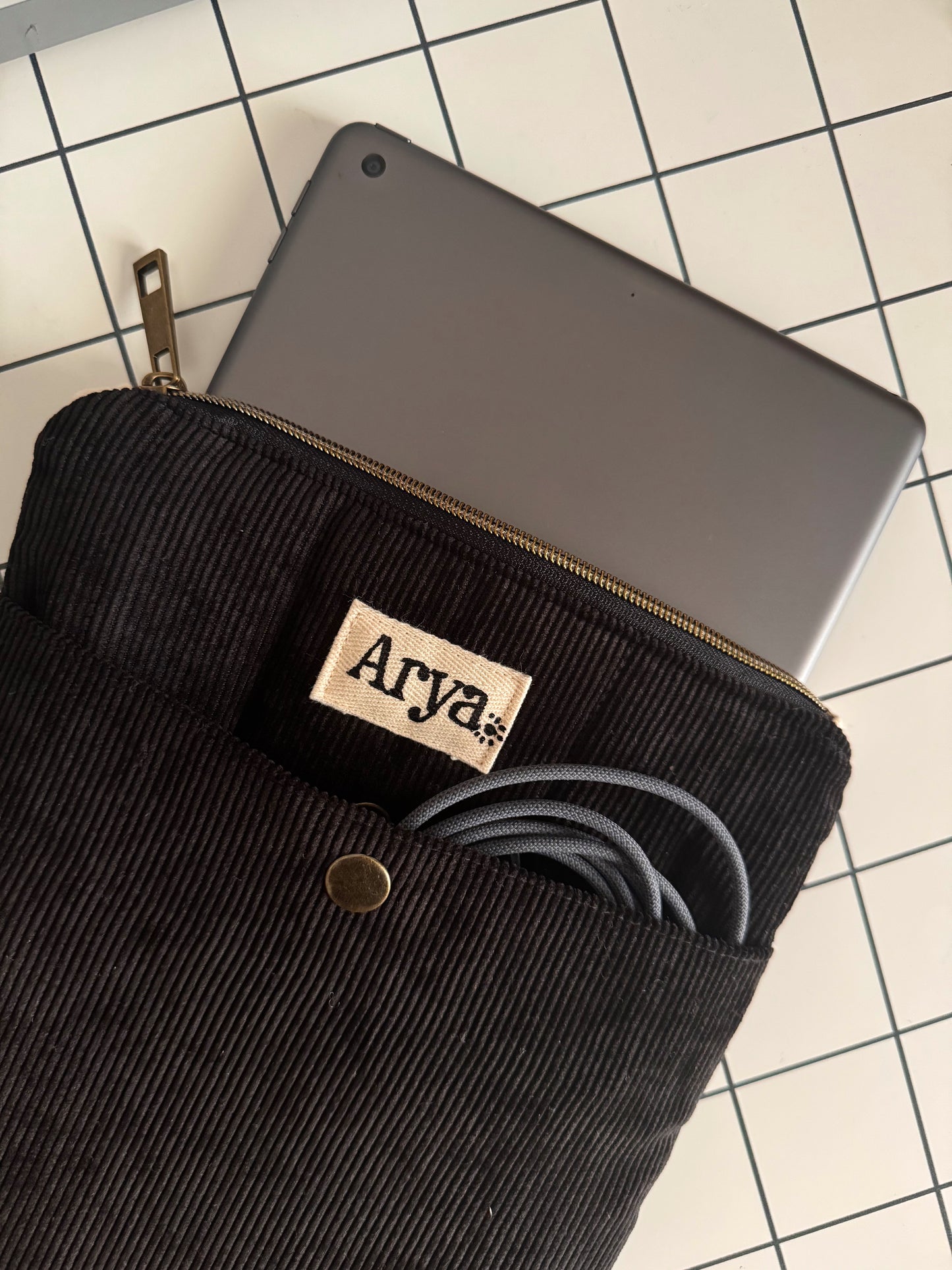 Arya Pocket