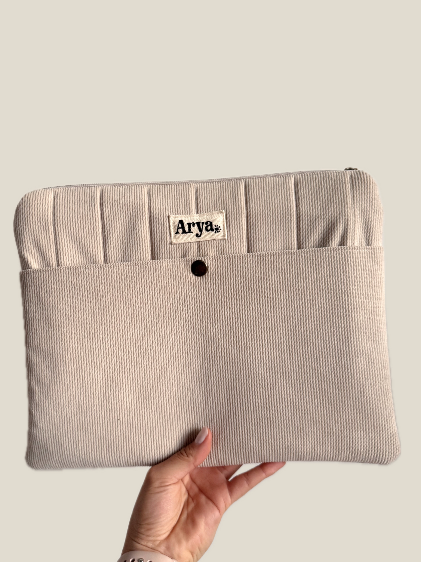 Arya Carry